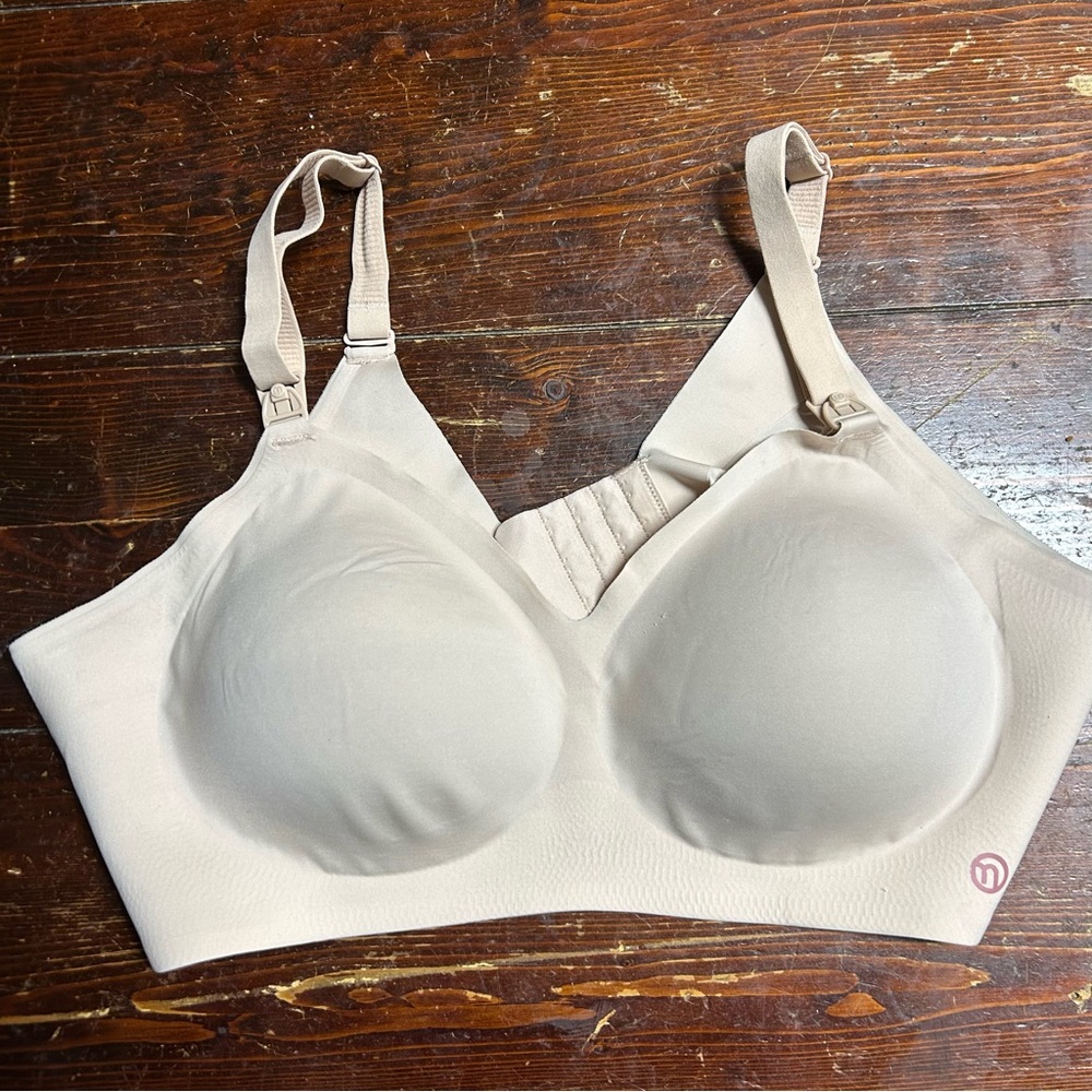 Momcozy nursing bra 3XL adjustable removable pads